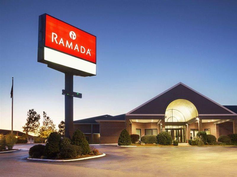 Ramada By Wyndham Batesville Exterior photo