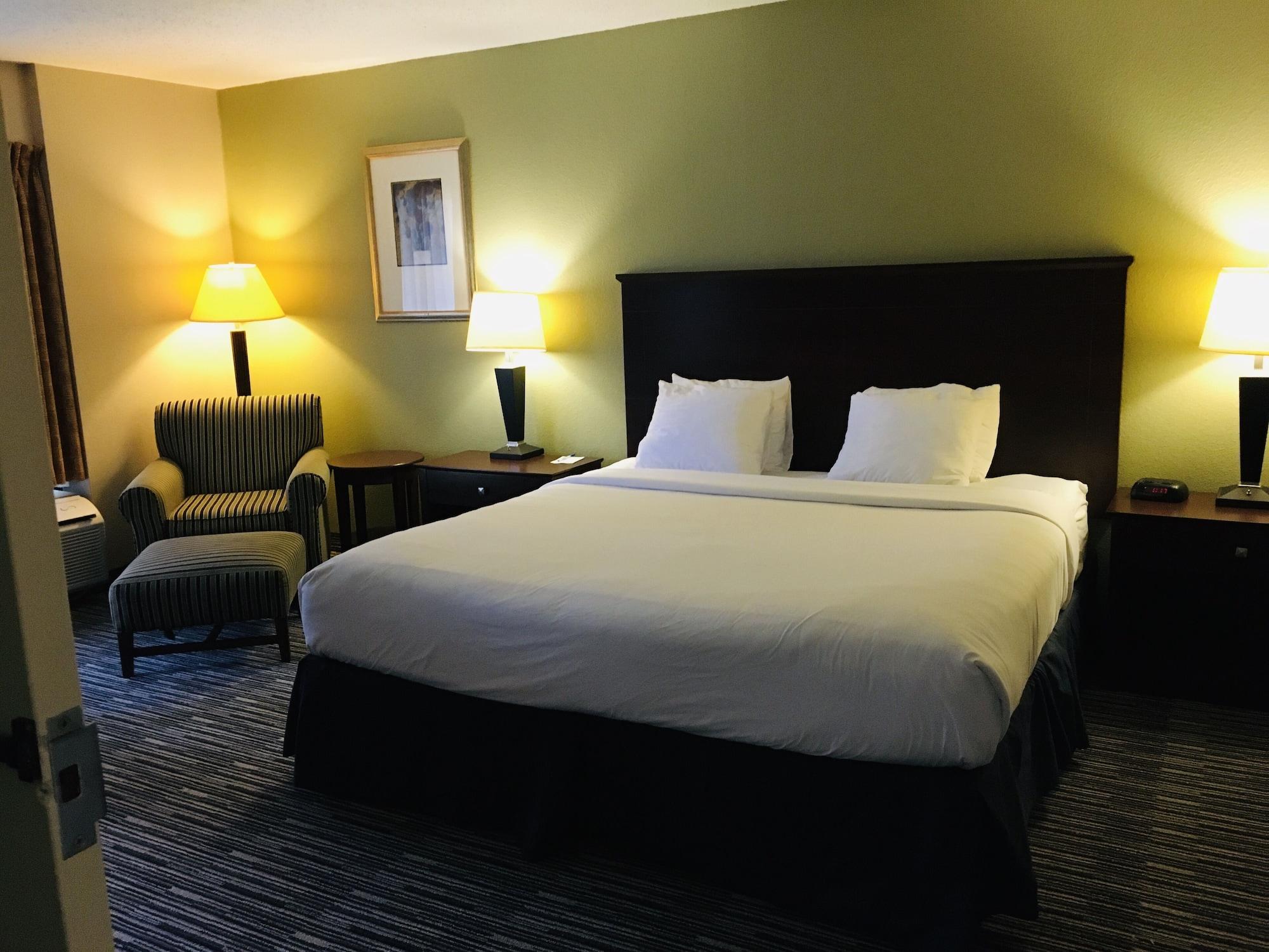 Ramada By Wyndham Batesville Exterior photo