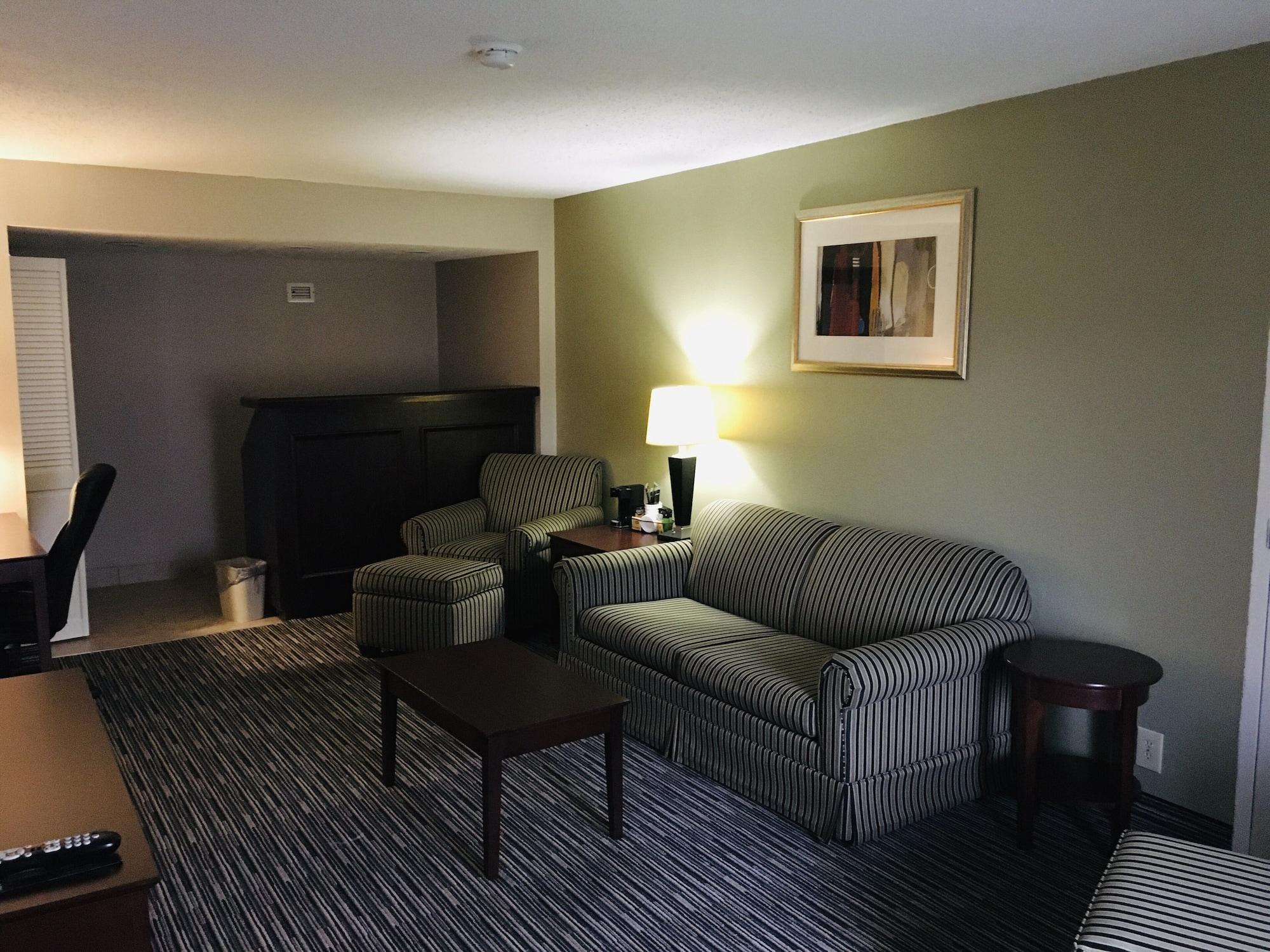 Ramada By Wyndham Batesville Exterior photo